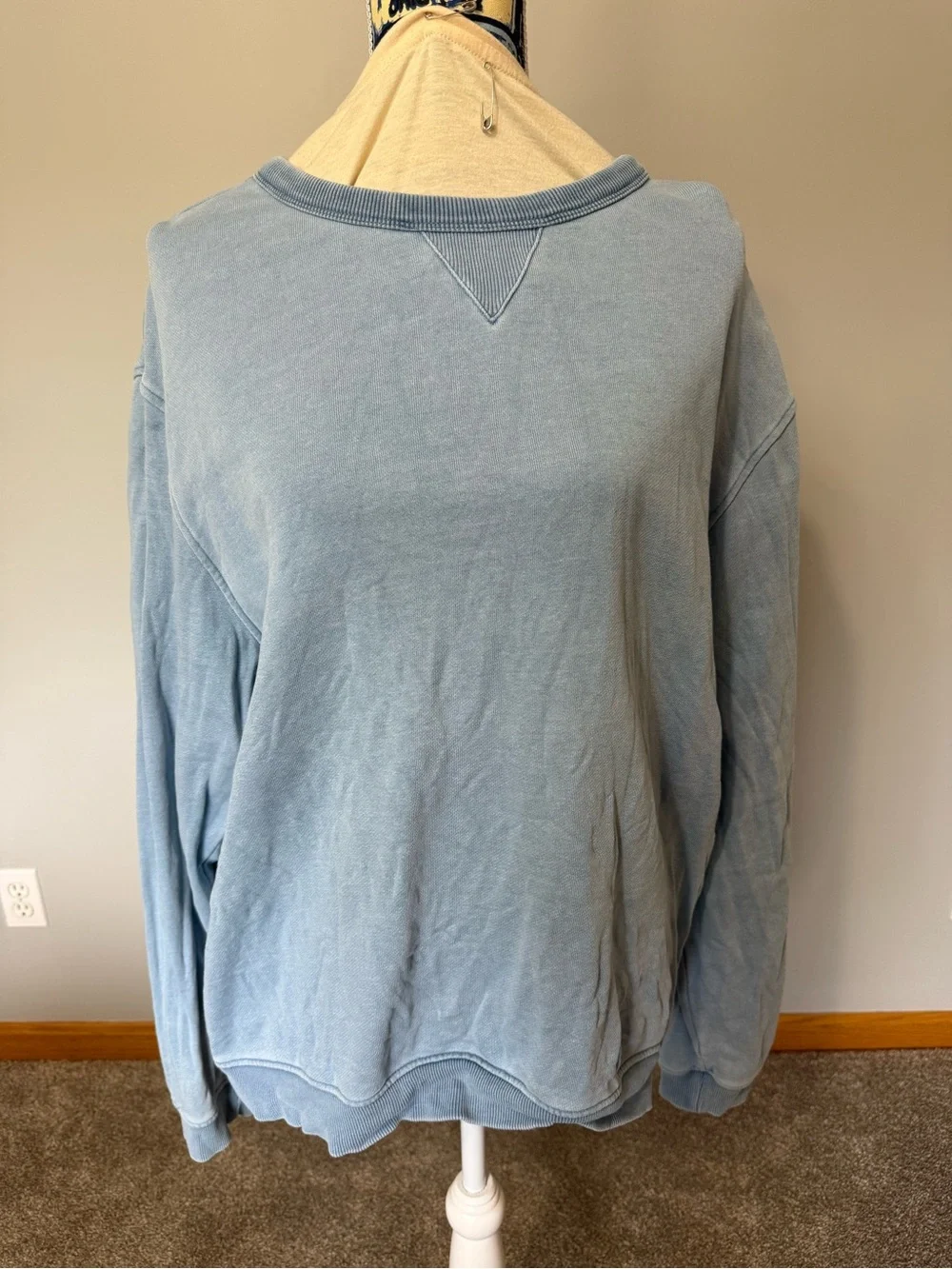Men’s XL weathered sweatshirt